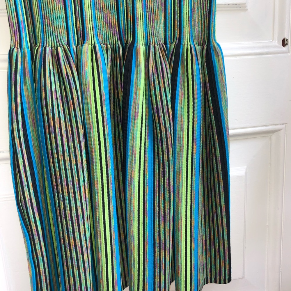 Dress - Picture 4 of 7